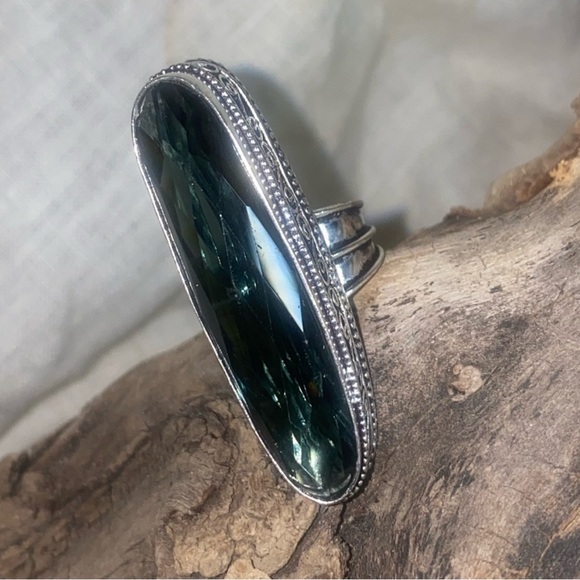 Large Iolite Elongated Faceted Cut Ring in 925 Silver Setting - Picture 4 of 16